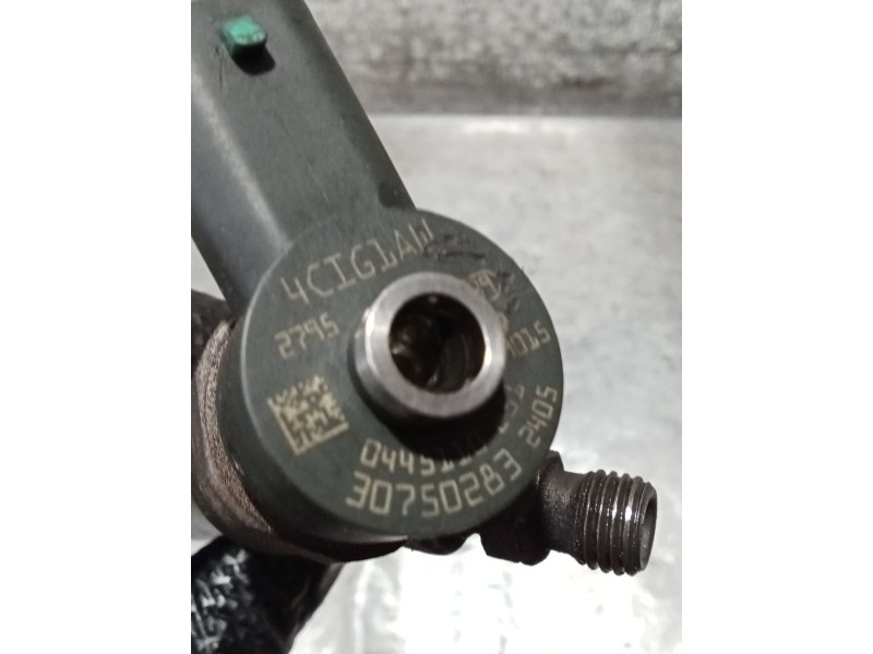 Recambio de inyector para volvo s60 i (384) d5 referencia OEM IAM   