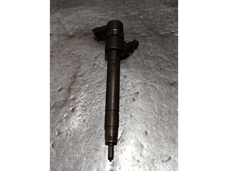 Recambio de inyector para volvo s60 i (384) d5 referencia OEM IAM   