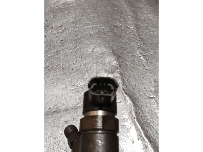 Recambio de inyector para volvo s60 i (384) d5 referencia OEM IAM   