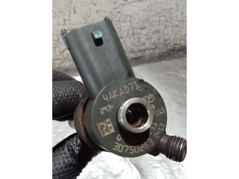 Recambio de inyector para volvo s60 i (384) d5 referencia OEM IAM   