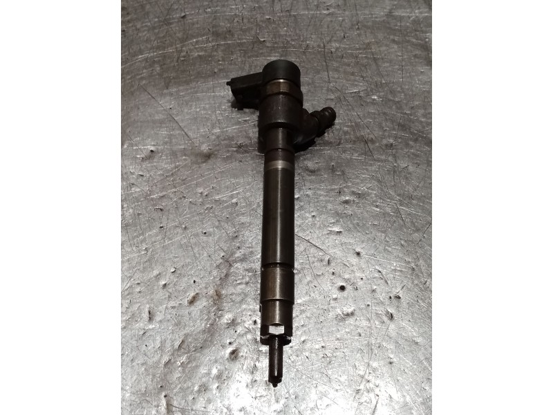 Recambio de inyector para volvo s60 i (384) d5 referencia OEM IAM   
