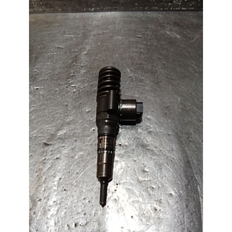 Recambio de inyector para audi a4 b7 (8ec) 2.0 tdi 16v referencia OEM IAM   