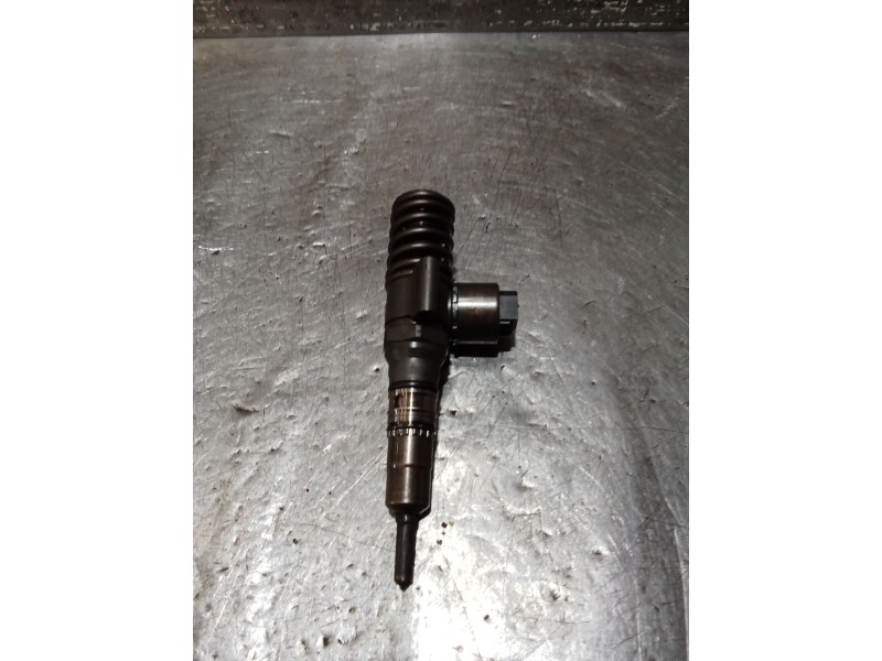 Recambio de inyector para audi a4 b7 (8ec) 2.0 tdi 16v referencia OEM IAM   