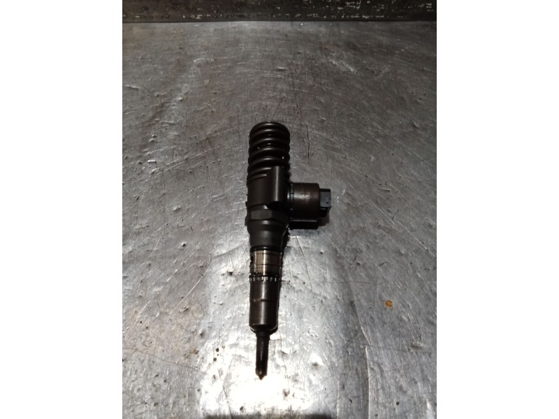 Recambio de inyector para audi a4 b7 (8ec) 2.0 tdi 16v referencia OEM IAM   