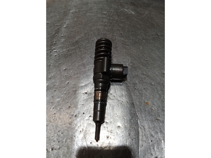 Recambio de inyector para audi a4 b7 (8ec) 2.0 tdi 16v referencia OEM IAM   