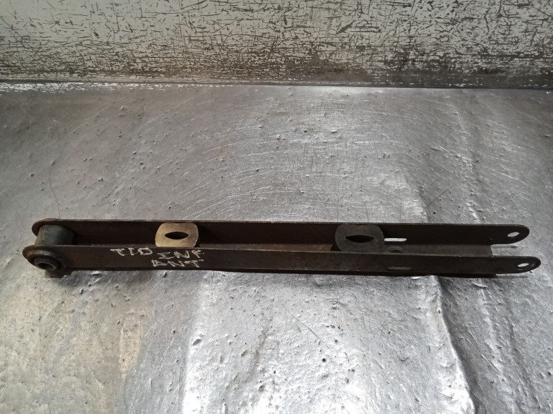 Recambio de brazo suspension inferior trasero derecho para ford mondeo ii sedán (bfp) 2.0 i referencia OEM IAM   ANTERIOR