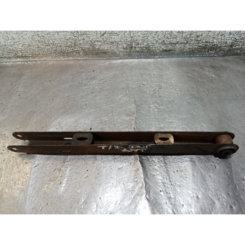 Recambio de brazo suspension inferior trasero izquierdo para ford mondeo ii sedán (bfp) 2.0 i referencia OEM IAM   ANTERIOR
