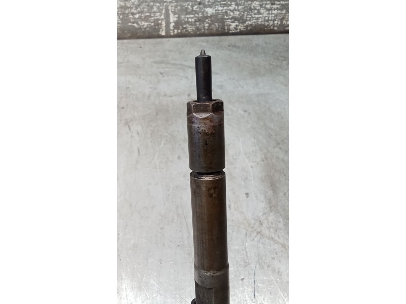 Recambio de inyector para ford focus ii (da_, hcp, dp) 1.6 tdci referencia OEM IAM 0445110023 606680 BOSCH