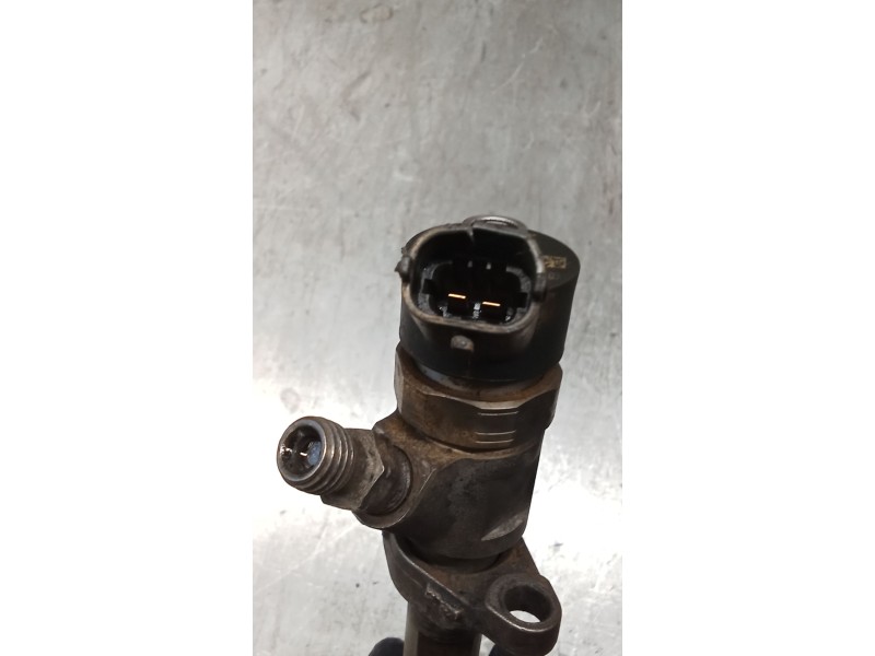 Recambio de inyector para ford focus ii (da_, hcp, dp) 1.6 tdci referencia OEM IAM 0445110023 606680 BOSCH