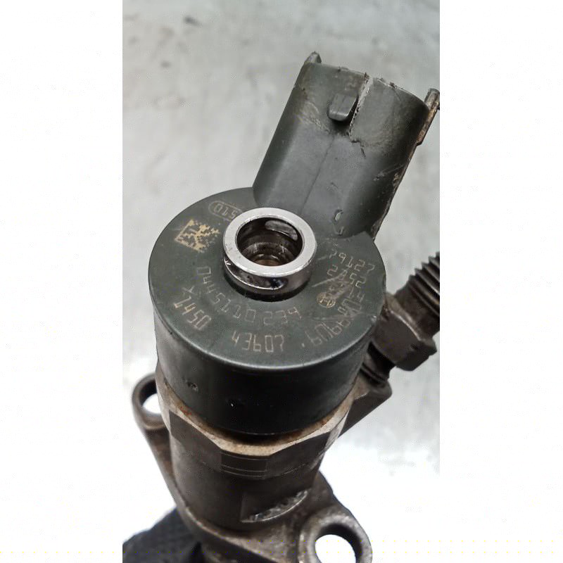 Recambio de inyector para ford focus ii (da_, hcp, dp) 1.6 tdci referencia OEM IAM 0445110023 606680 BOSCH