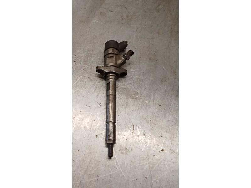 Recambio de inyector para ford focus ii (da_, hcp, dp) 1.6 tdci referencia OEM IAM 0445110023 606680 BOSCH