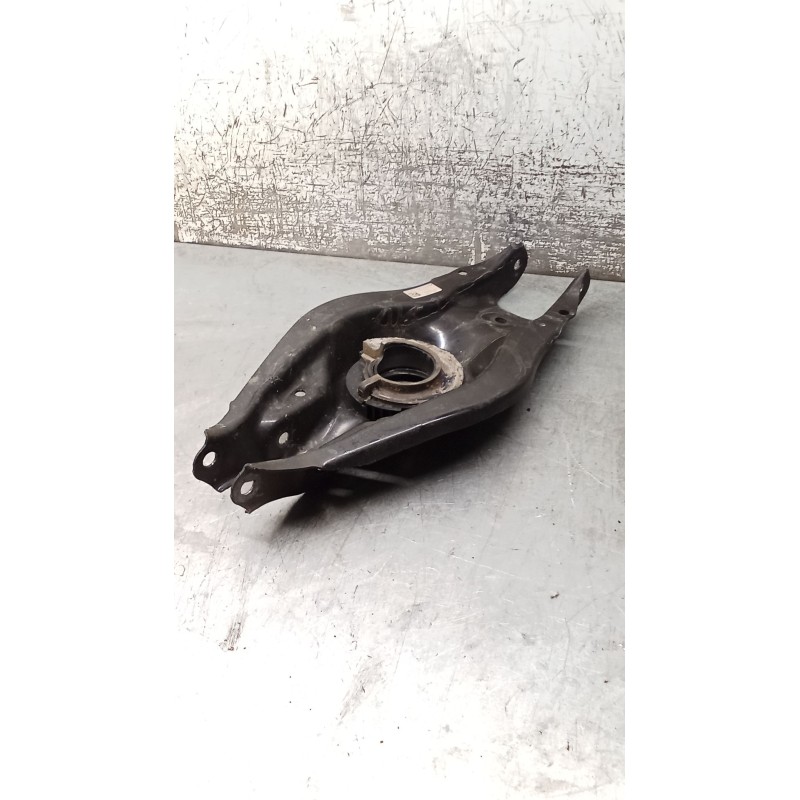 Recambio de brazo suspension inferior trasero derecho para mercedes-benz clase c (w206) c 200 d (206.003) referencia OEM IAM A20
