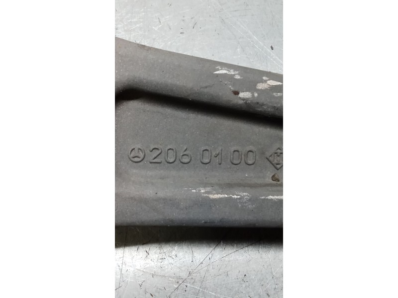 Recambio de brazo suspension inferior delantero derecho para mercedes-benz clase c (w206) c 200 d (206.003) referencia OEM IAM 2