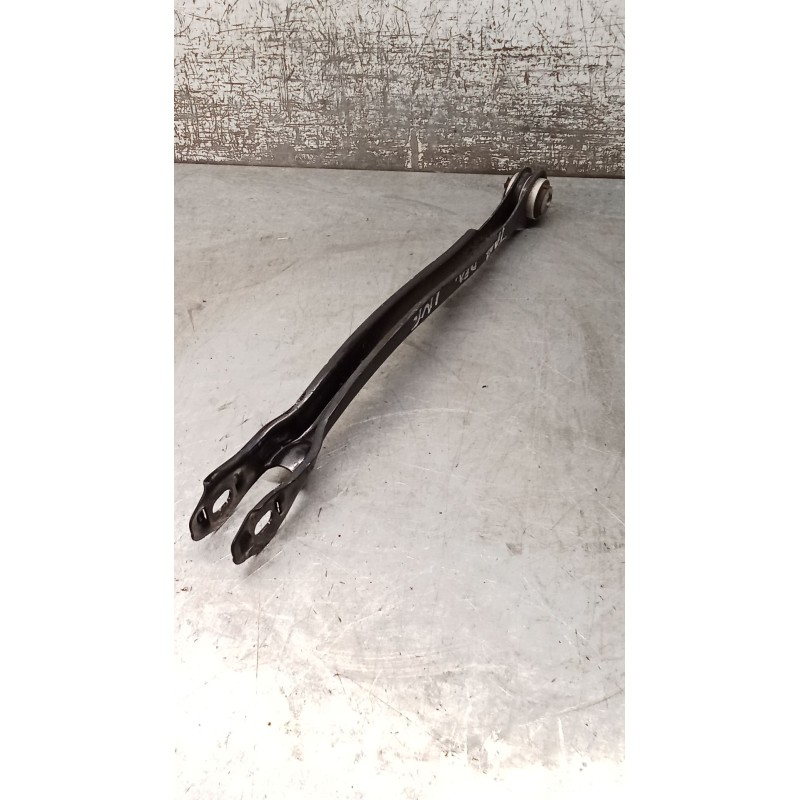Recambio de brazo suspension inferior trasero derecho para mercedes-benz clase c (w206) c 200 d (206.003) referencia OEM IAM A20