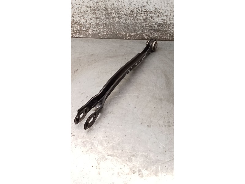 Recambio de brazo suspension inferior trasero derecho para mercedes-benz clase c (w206) c 200 d (206.003) referencia OEM IAM A20