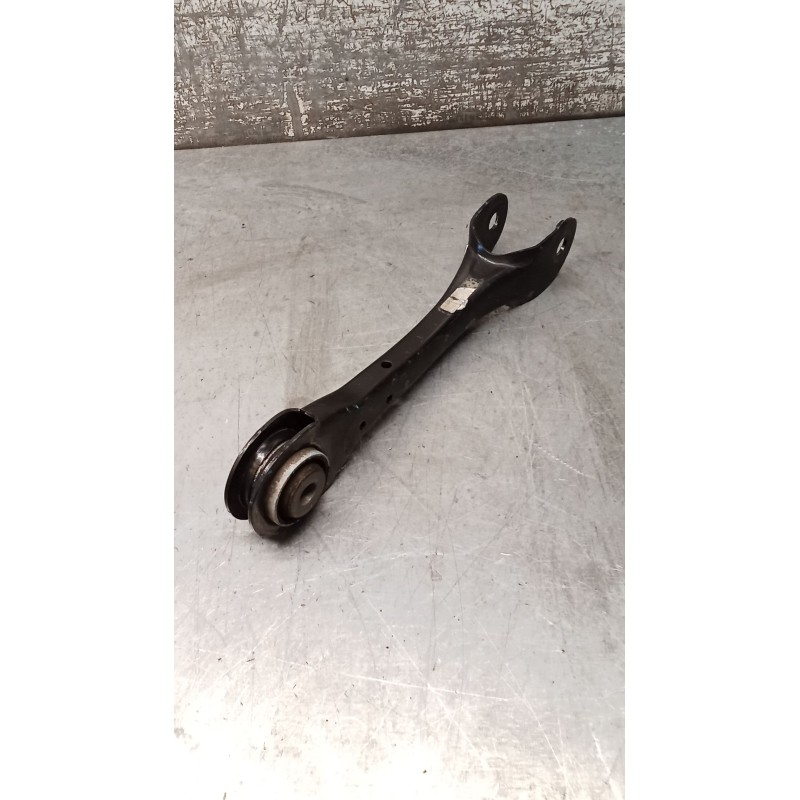 Recambio de brazo suspension superior trasero derecho para mercedes-benz clase c (w206) c 200 d (206.003) referencia OEM IAM 206