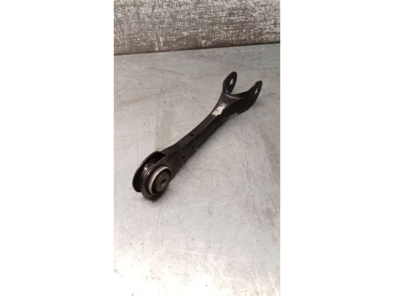 Recambio de brazo suspension superior trasero derecho para mercedes-benz clase c (w206) c 200 d (206.003) referencia OEM IAM 206