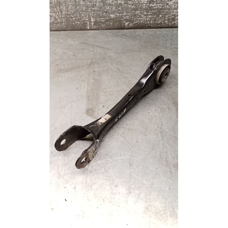 Recambio de brazo suspension superior trasero derecho para mercedes-benz clase c (w206) c 200 d (206.003) referencia OEM IAM 206