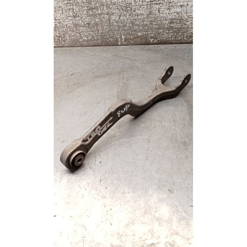 Recambio de brazo suspension superior trasero derecho para mercedes-benz clase c (w206) c 200 d (206.003) referencia OEM IAM A20