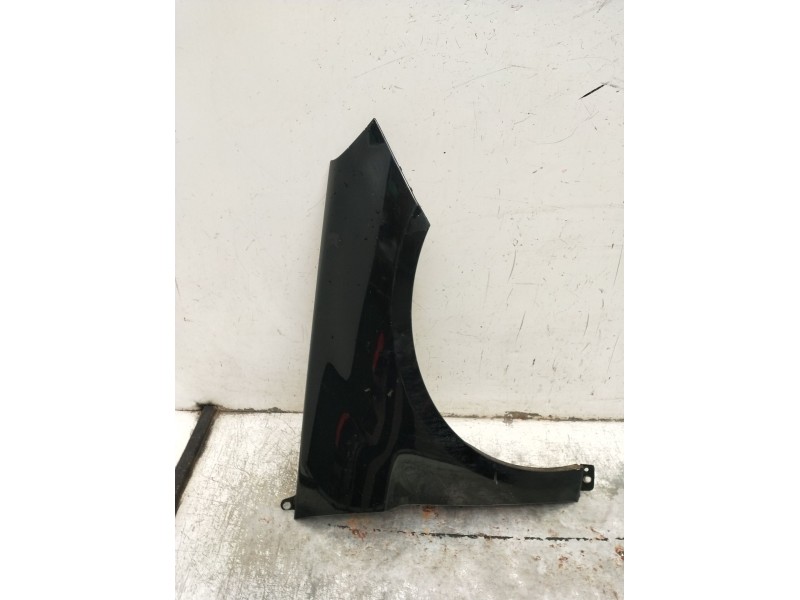 Recambio de aleta delantera derecha para mercedes-benz clase b sports tourer (w245) b 200 cdi (245.208) referencia OEM IAM   200