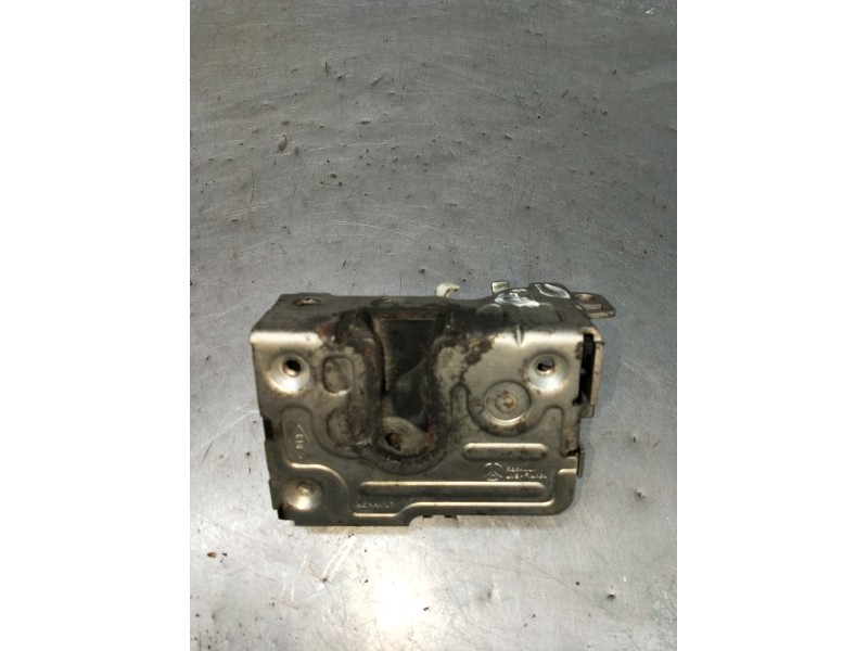 Recambio de motor cierre centralizado delantero derecho para iveco daily iv caja/chasis 55s18w referencia OEM IAM  2P 2006