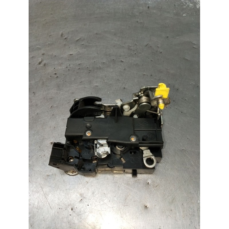 Recambio de motor cierre centralizado delantero izquierdo para iveco daily iv caja/chasis 55s18w referencia OEM IAM  2P 2006
