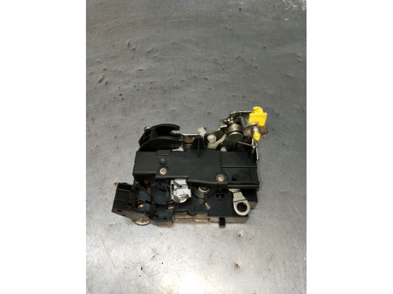 Recambio de motor cierre centralizado delantero izquierdo para iveco daily iv caja/chasis 55s18w referencia OEM IAM  2P 2006