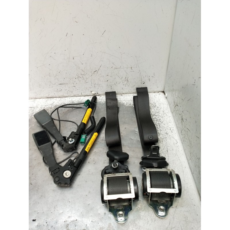 Recambio de juego cinturones delantero para opel astra h gtc (a04) 1.7 cdti (l08) referencia OEM IAM  3P 2007