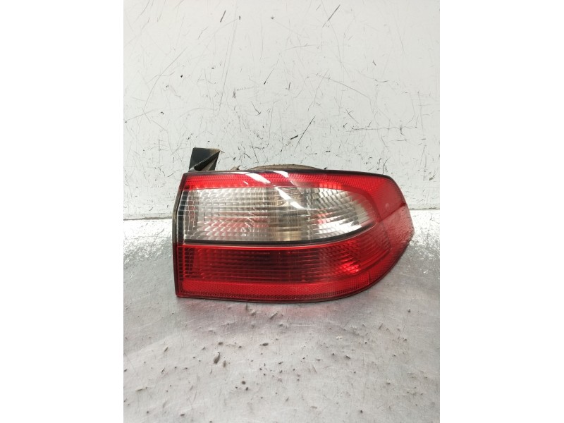 Recambio de piloto trasero derecho para renault laguna ii (bg0/1_) 2.0 16v (bg00, bg0k, bg0p, bg0w) referencia OEM IAM   2002