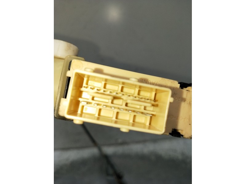 Recambio de elevalunas delantero izquierdo para citroën c4 coupé (la_) 1.6 hdi referencia OEM IAM 9681576980 3P 2006