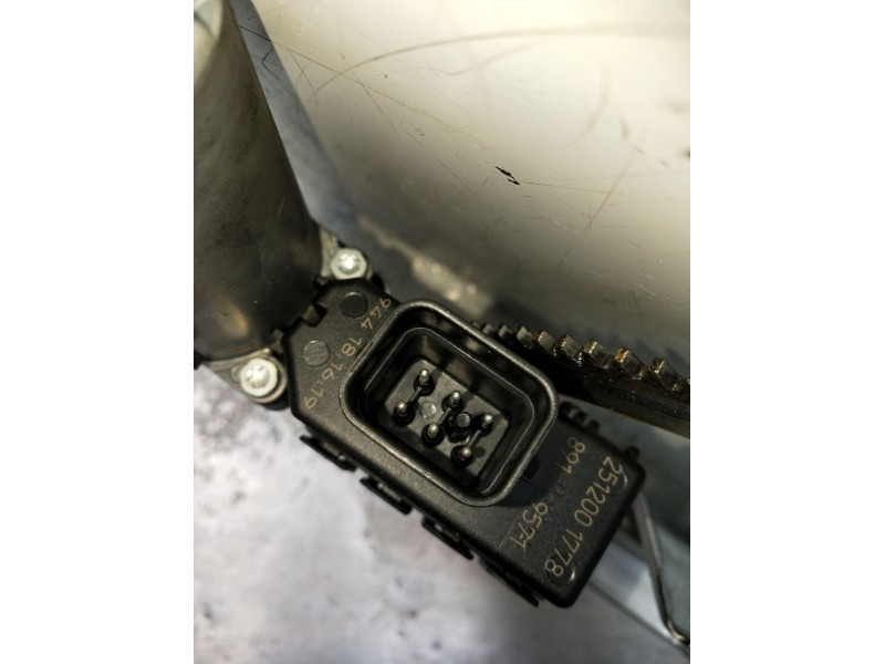 Recambio de elevalunas delantero izquierdo para opel astra h gtc (a04) 1.7 cdti (l08) referencia OEM IAM 2512001778 3P 2007