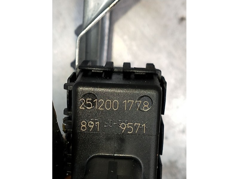 Recambio de elevalunas delantero izquierdo para opel astra h gtc (a04) 1.7 cdti (l08) referencia OEM IAM 2512001778 3P 2007