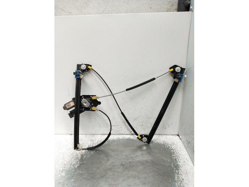 Recambio de elevalunas delantero izquierdo para renault laguna ii (bg0/1_) 2.0 16v (bg00, bg0k, bg0p, bg0w) referencia OEM IAM 4