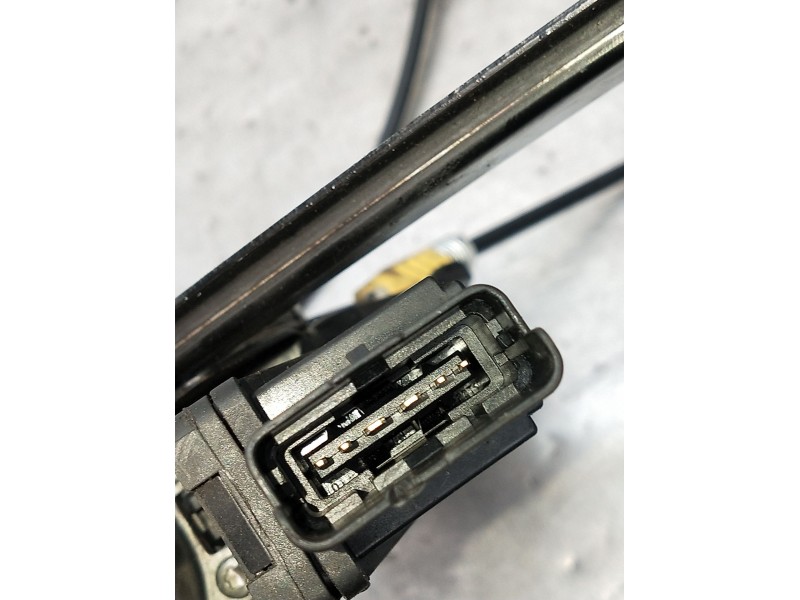 Recambio de elevalunas delantero izquierdo para renault laguna ii (bg0/1_) 2.0 16v (bg00, bg0k, bg0p, bg0w) referencia OEM IAM 4