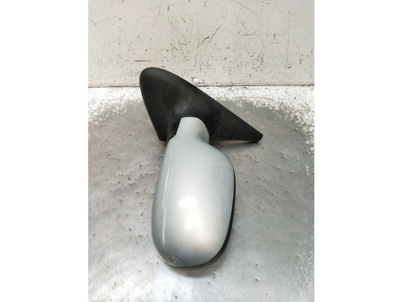 Recambio de retrovisor izquierdo para renault megane i (ba0/1_) 1.9 dti (ba1u) referencia OEM IAM  MANUAL 1999
