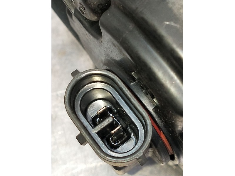 Recambio de faro antiniebla derecho para renault laguna ii (bg0/1_) 2.0 16v (bg00, bg0k, bg0p, bg0w) referencia OEM IAM 82000002