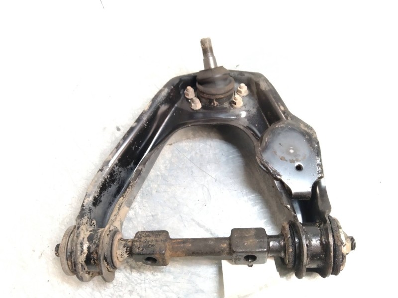 Recambio de brazo suspension superior delantero derecho para ssangyong musso referencia OEM IAM   