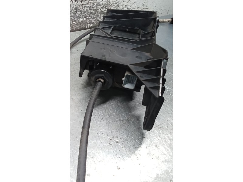 Recambio de freno de mano electrico para renault grand scénic ii (jm0/1_) 1.9 dci (jm14) referencia OEM IAM 8200450852A  VER FOT