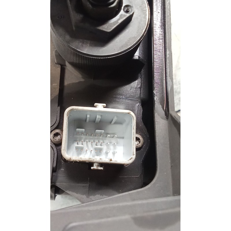 Recambio de freno de mano electrico para renault grand scénic ii (jm0/1_) 1.9 dci (jm14) referencia OEM IAM 8200450852A  VER FOT