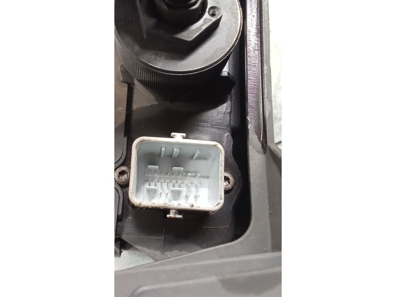 Recambio de freno de mano electrico para renault grand scénic ii (jm0/1_) 1.9 dci (jm14) referencia OEM IAM 8200450852A  VER FOT