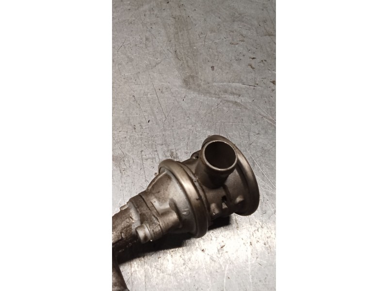 Recambio de valvula egr para audi a4 b6 (8e2) 2.0 referencia OEM IAM 05B131817  01