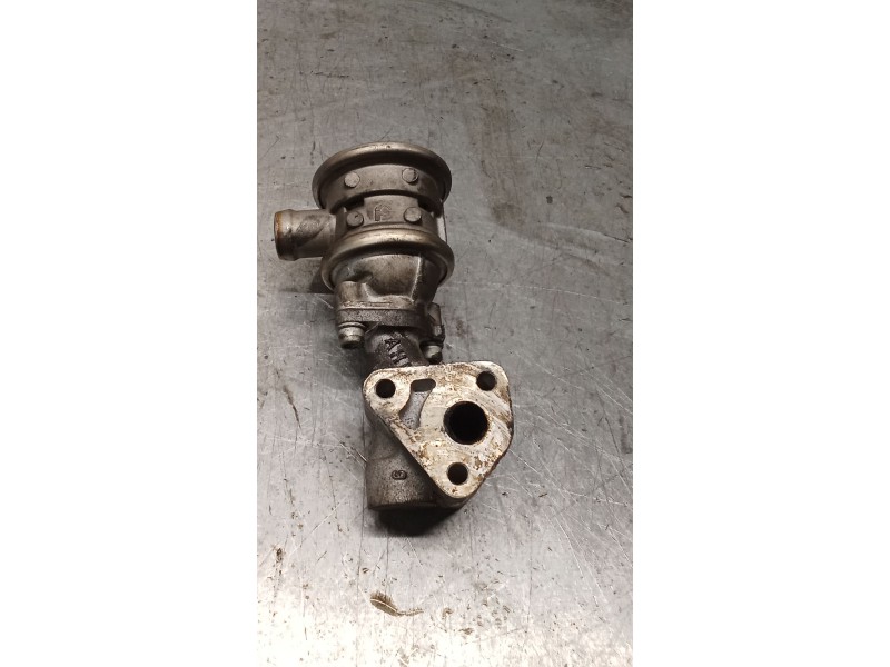 Recambio de valvula egr para audi a4 b6 (8e2) 2.0 referencia OEM IAM 05B131817  01