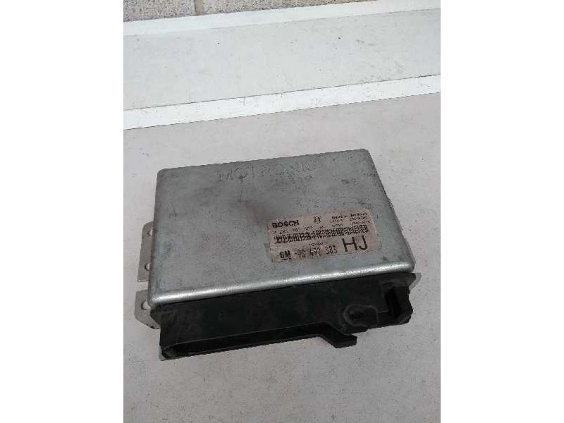Recambio de centralita motor uce para opel omega b 3.0 v6 cat (x 30 xe) referencia OEM IAM 0261203589 90492383 HJ