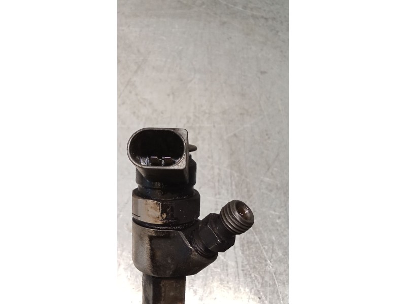 Recambio de inyector para mercedes-benz clase b sports tourer (w245) b 200 cdi (245.208) referencia OEM IAM A6400700787 04451101