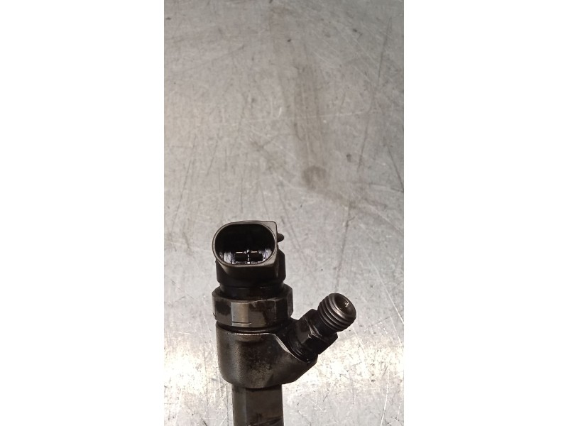 Recambio de inyector para mercedes-benz clase b sports tourer (w245) b 200 cdi (245.208) referencia OEM IAM A6400700787 04451101