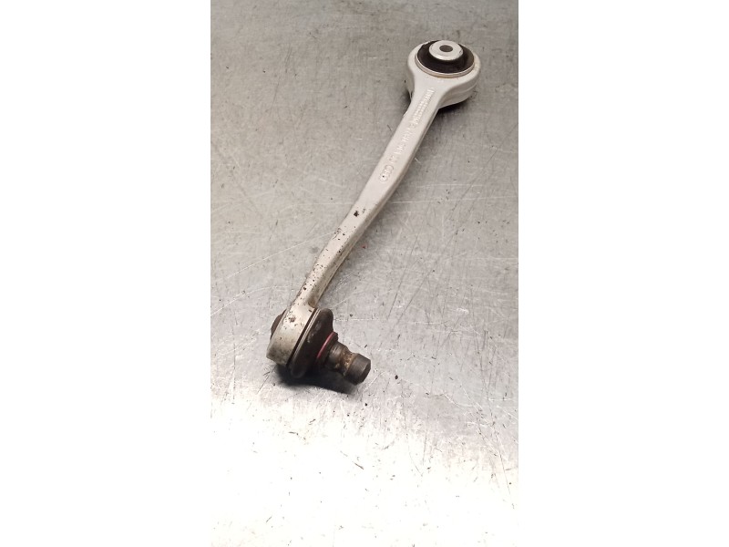 Recambio de brazo suspension superior delantero derecho para audi a4 ber. (b8) s line sportpaket / plus referencia OEM IAM 8K050