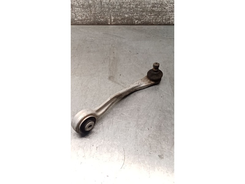 Recambio de brazo suspension superior delantero derecho para audi a4 ber. (b8) s line sportpaket / plus referencia OEM IAM 8K061