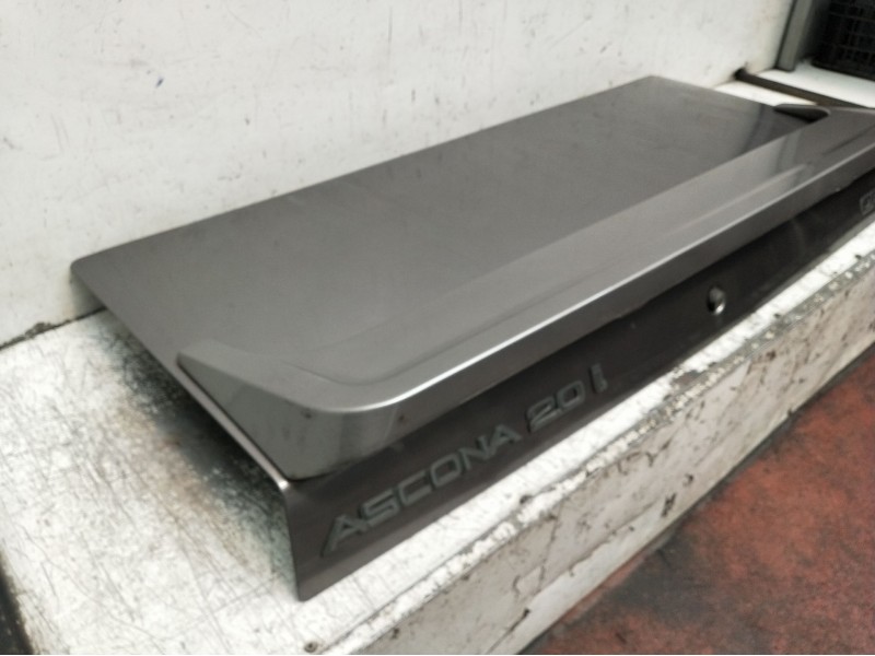 Recambio de tapa maletero para opel ascona c (j82) 2.0 i cat (f11, m11, f68, m68) referencia OEM IAM  4P 1986