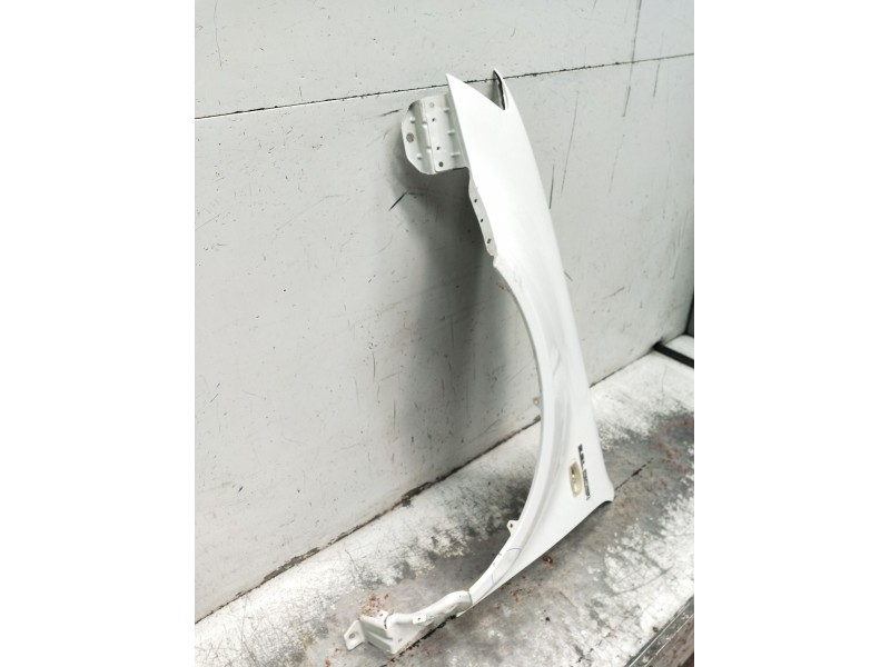 Recambio de aleta delantera izquierda para tata xenon 2.2 dci referencia OEM IAM  VER FOTOS 2008