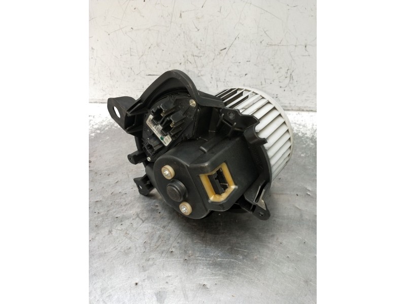 Recambio de motor calefaccion para fiat linea (323_, 110_) 1.3 d multijet (323axb11, 323axb1a) referencia OEM IAM 5D3330100 5D31